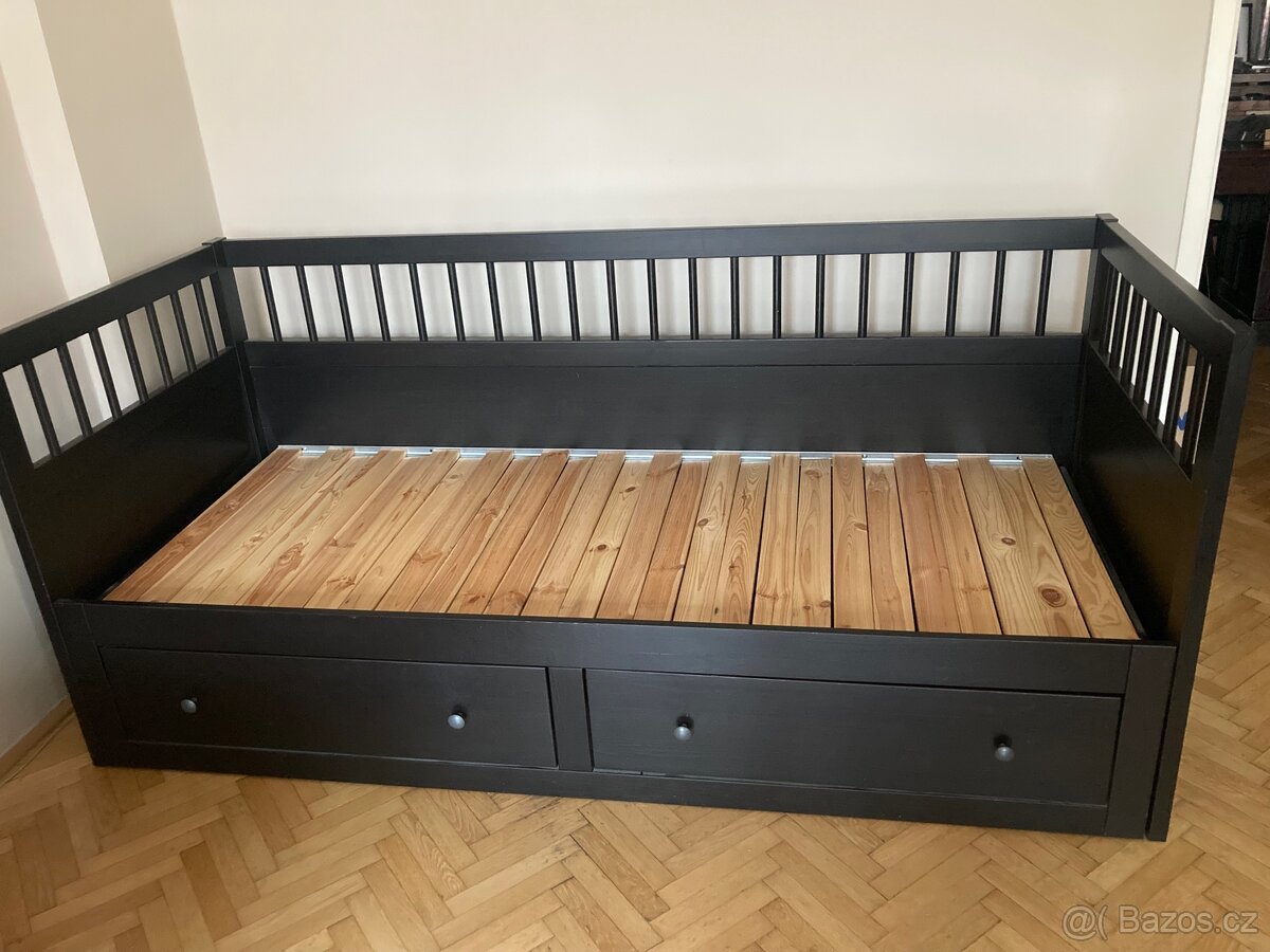 Rozkládací postel s úložným prostorem