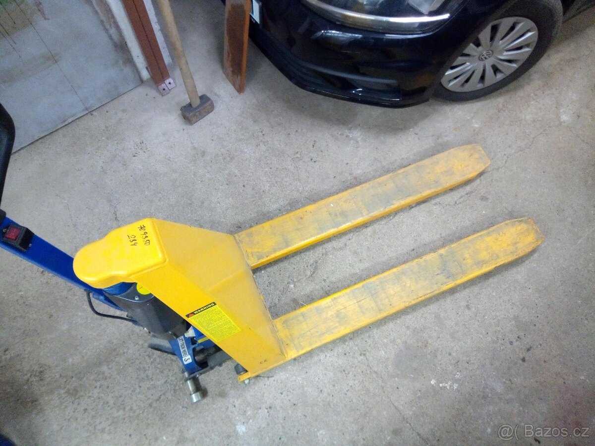 Paletovací vozík nůžkový elektrický.