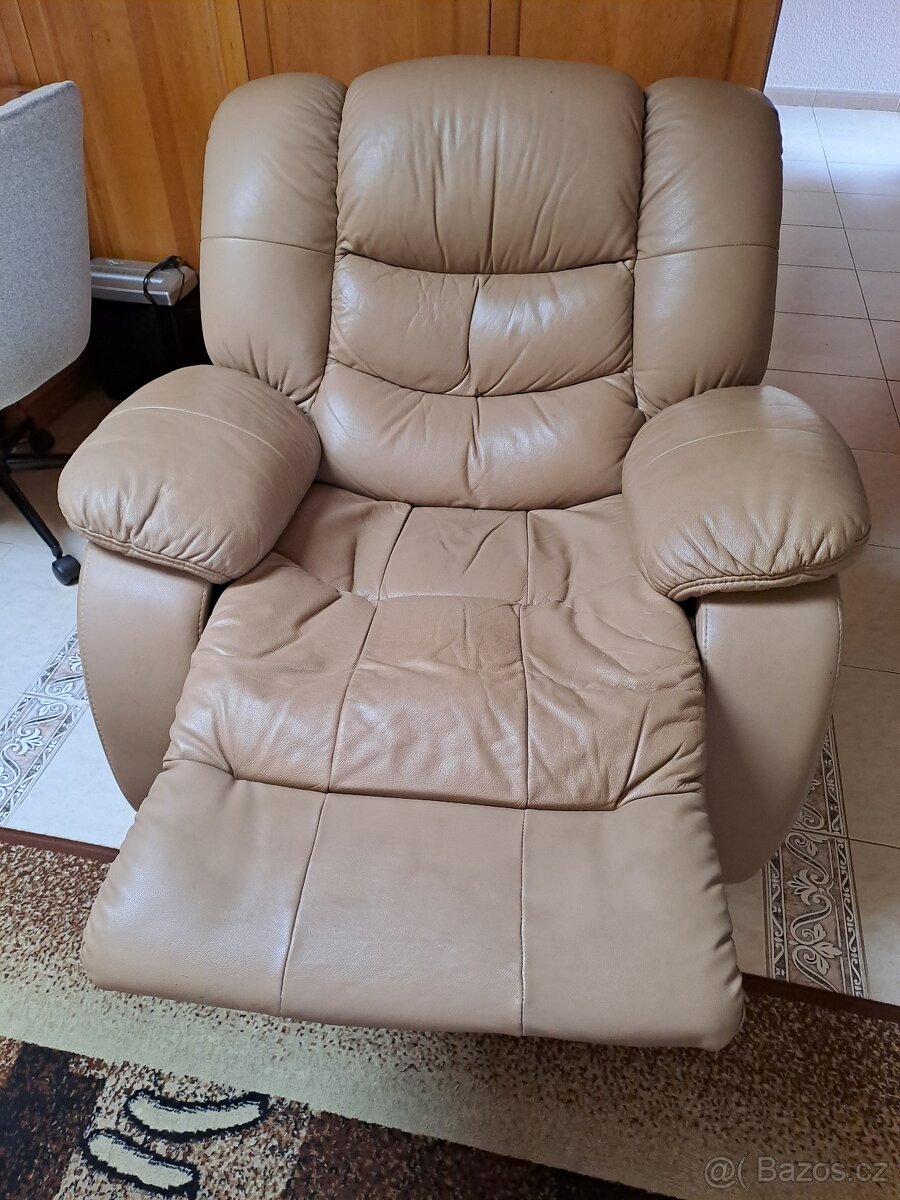 Polohovací kožené křeslo