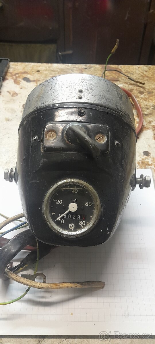 Jawa mustang světlo