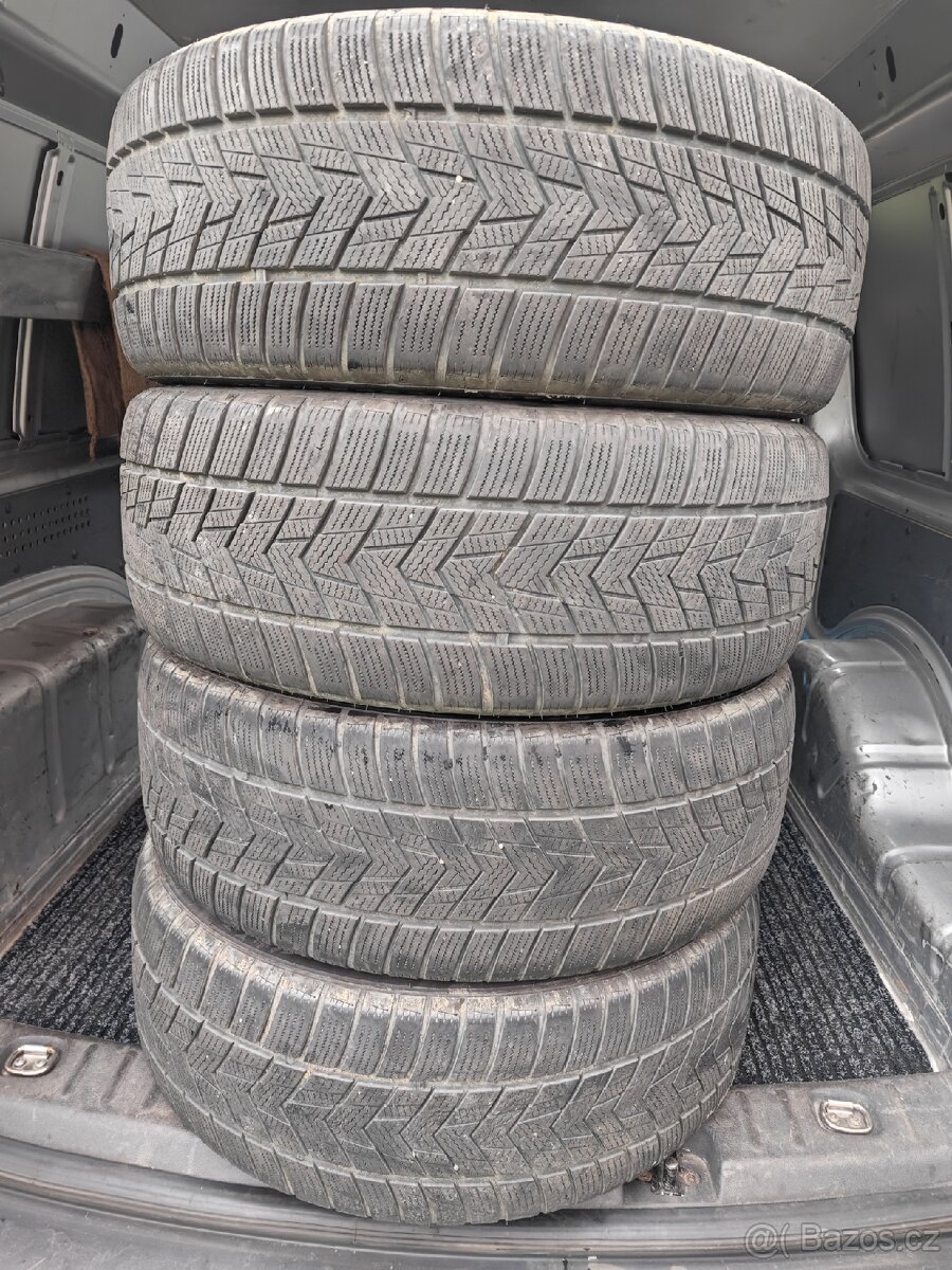 Pneu 245/45 R20 103V Tracmax zimní