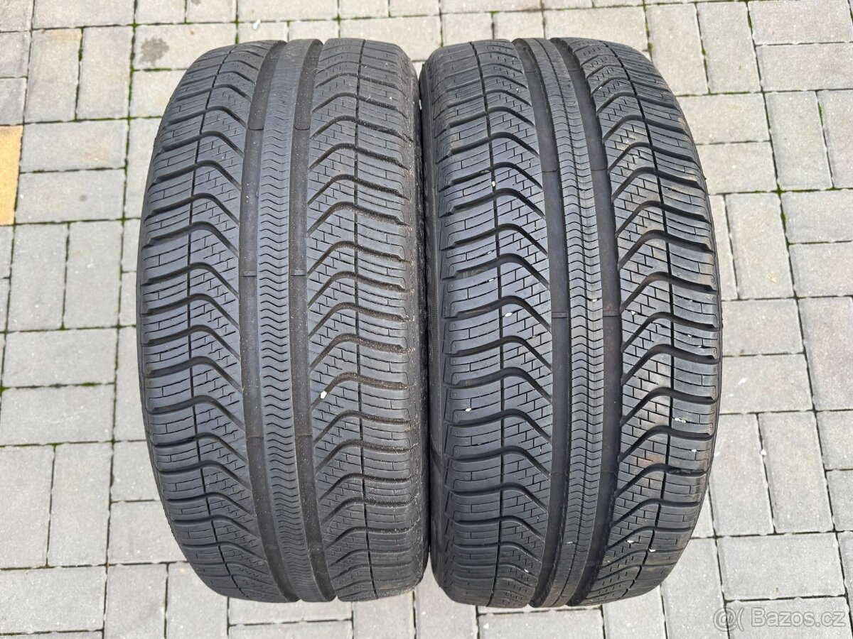 225/45 R18