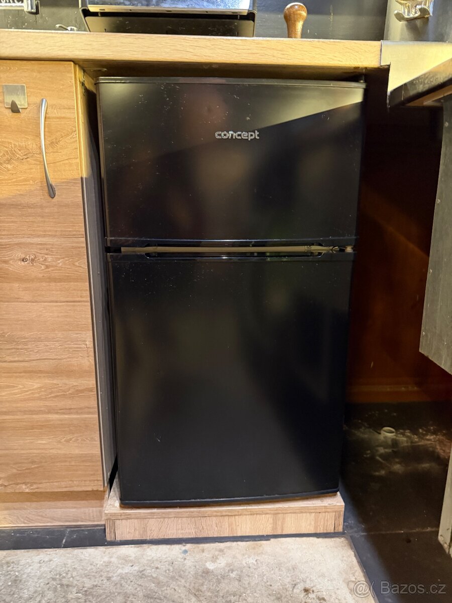 Lednice s mrazákem CONCEPT LFT2047bcN