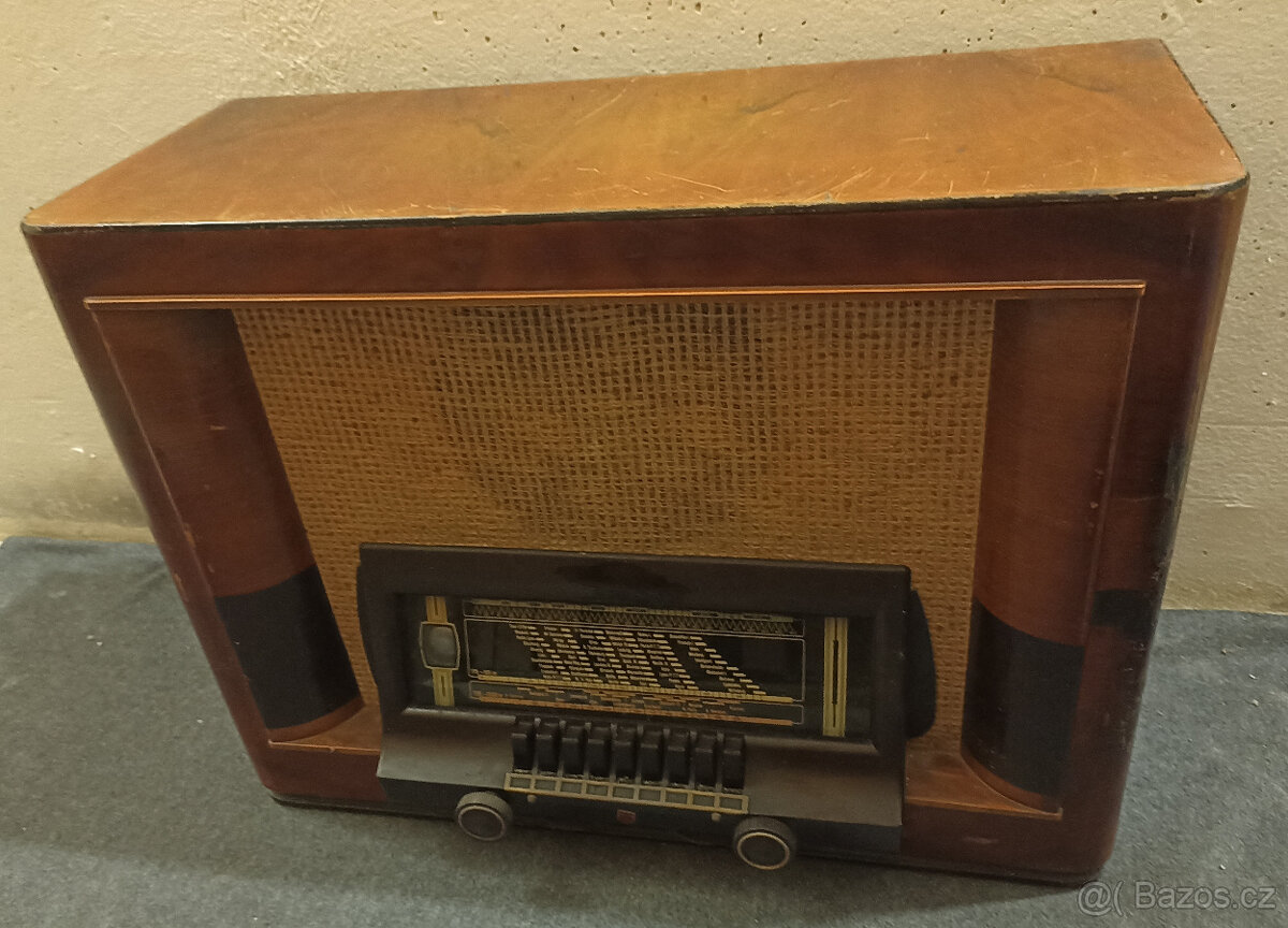 Staré rádio Philips 905A-14