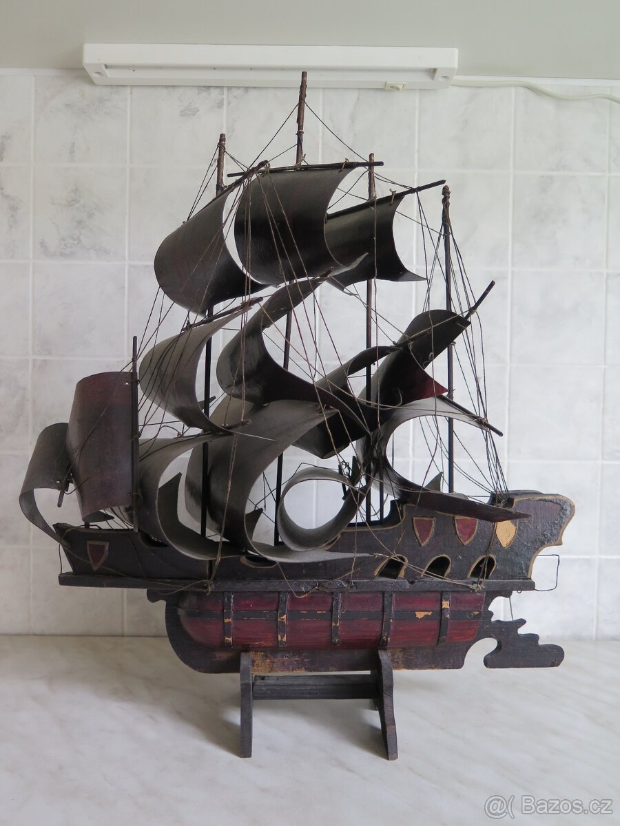 Starý model plachetnice - dekorace