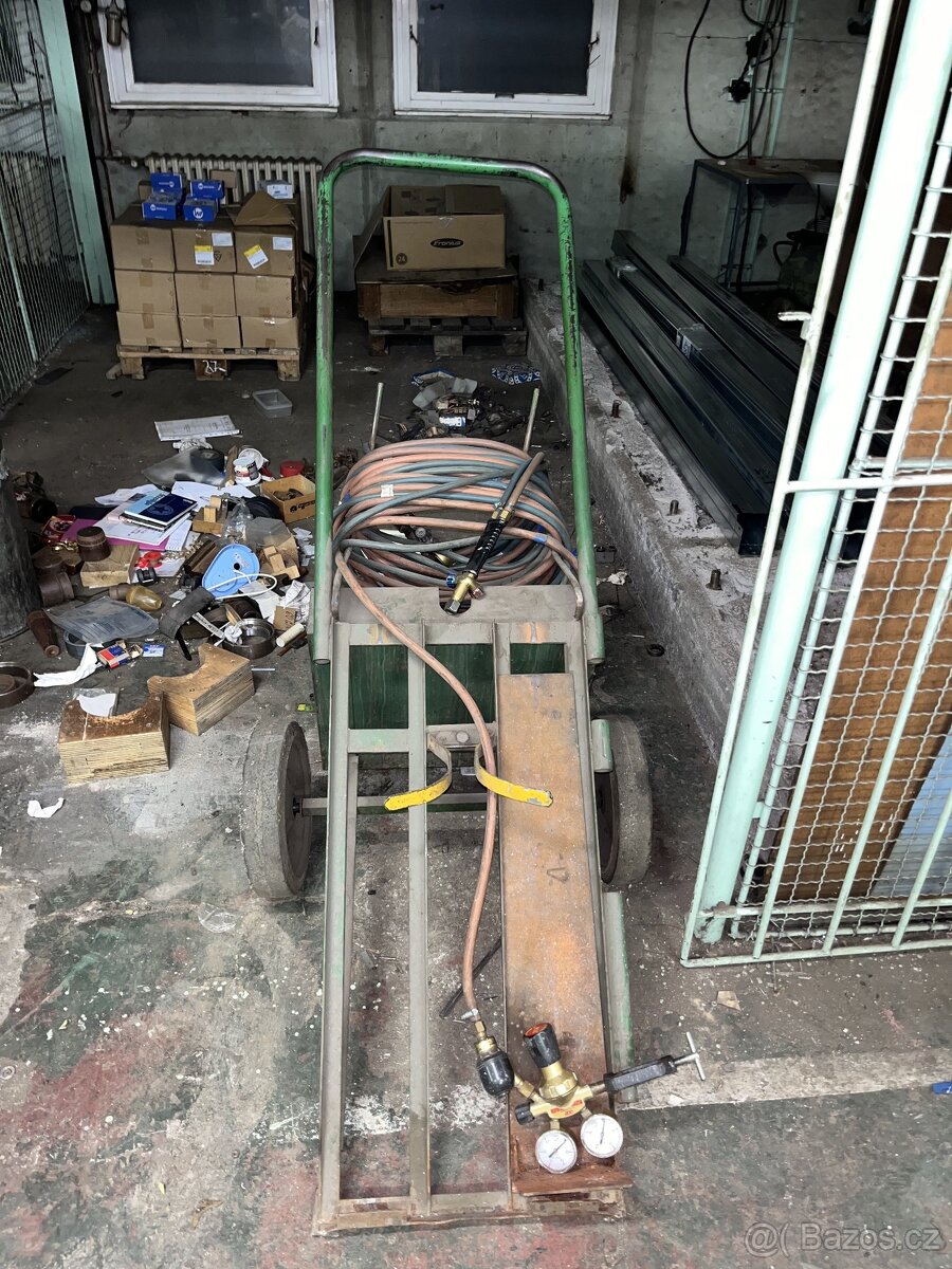 Autogenový vozík s příslušenstvím (hadice, hořák, ventily)