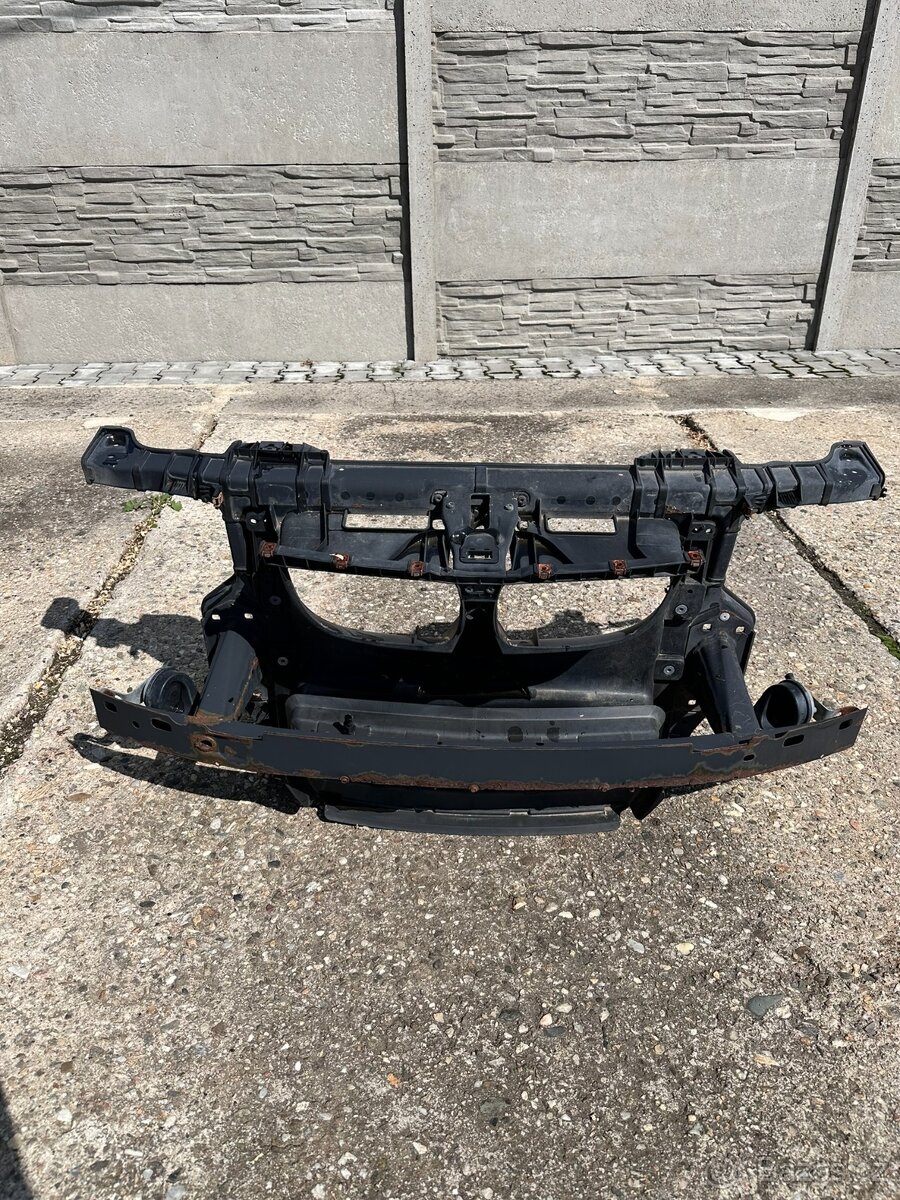 Prodam chladicovou stenu,vyztuhu,plast BMW E87/1ER