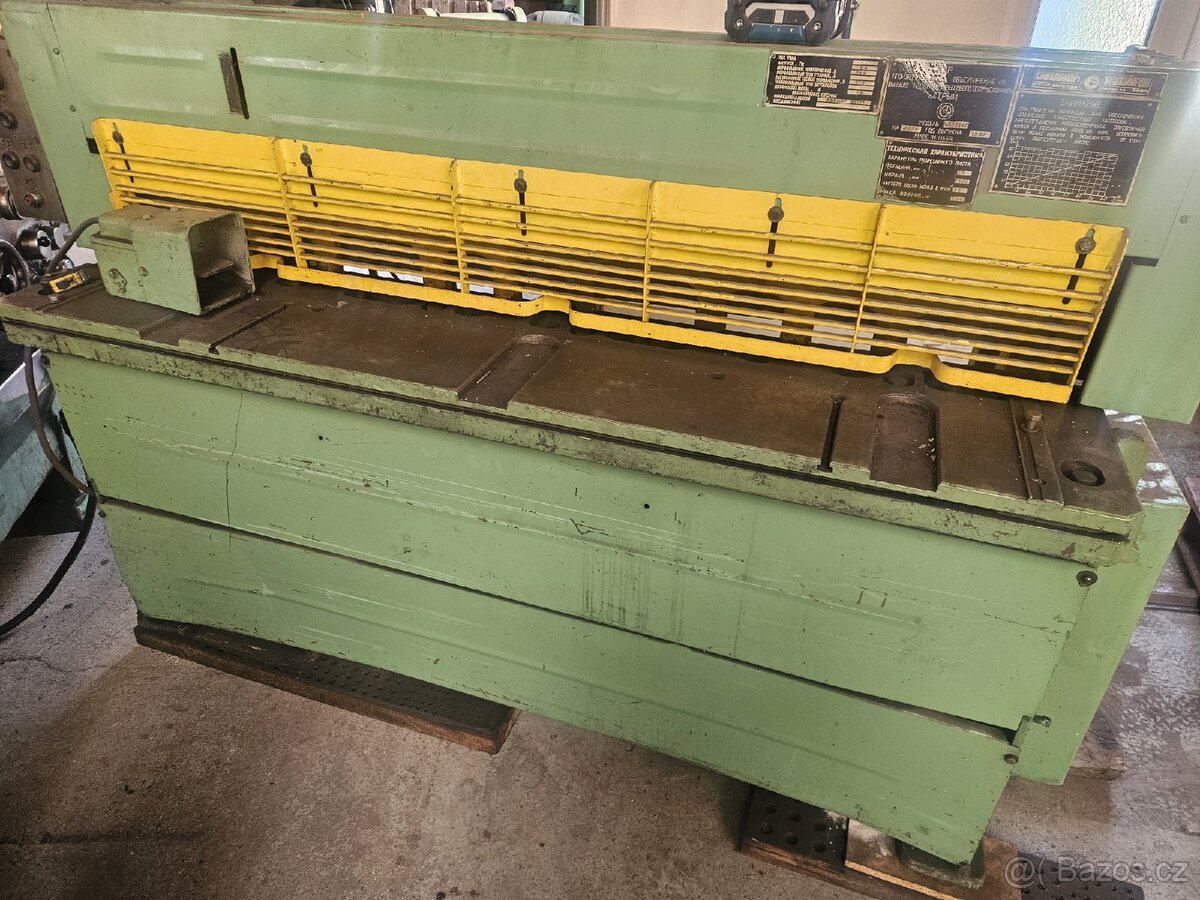 Tabulové nůžky Stankoimport 3314, 1600/2,5