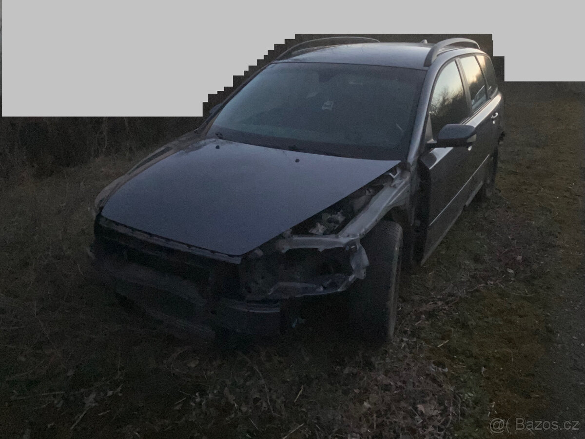 Prodám Volvo 1.6 HDI V50, 6D pouze celé auto na náhrad díly