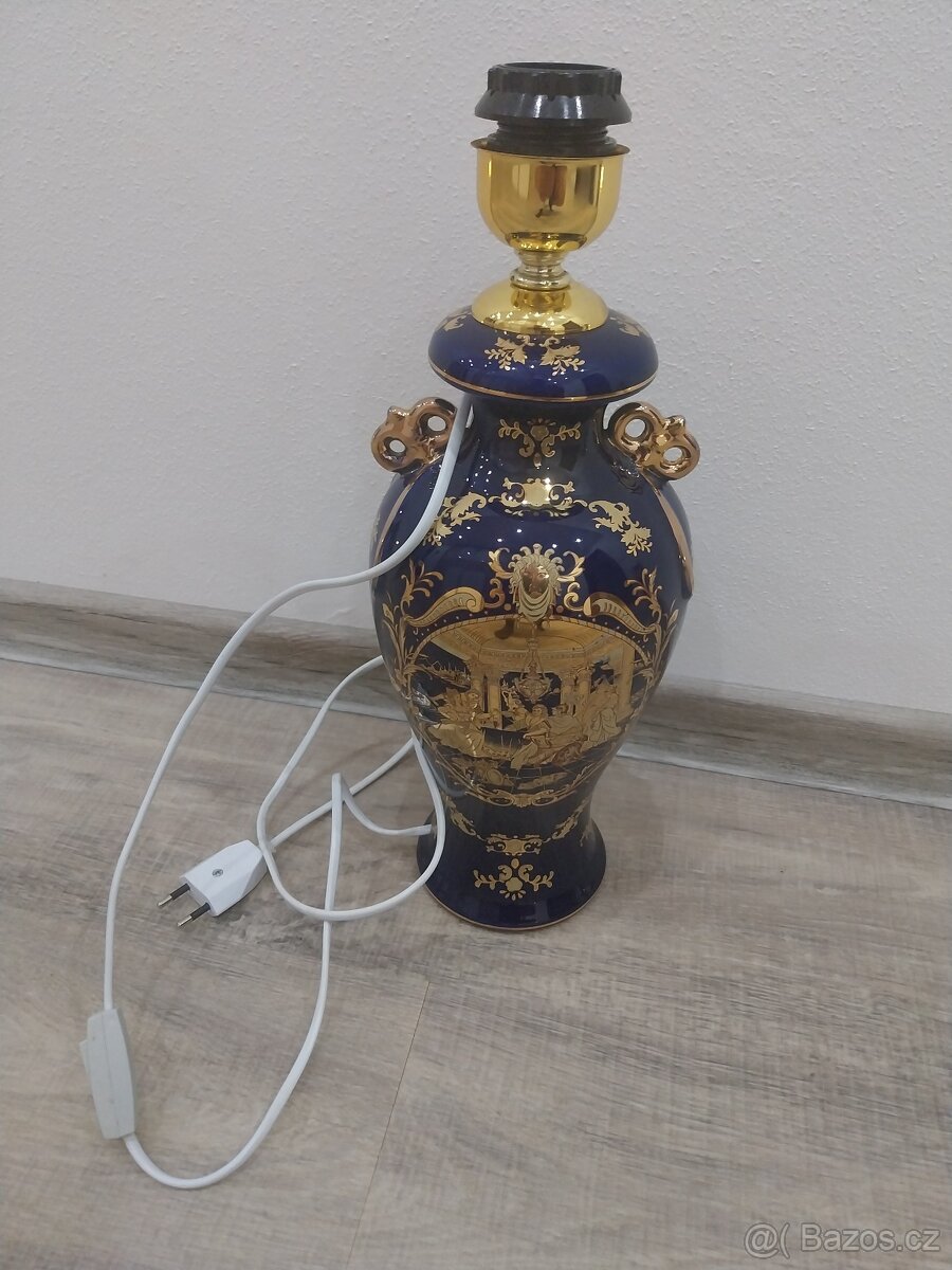 Váza předělaná na lampičku