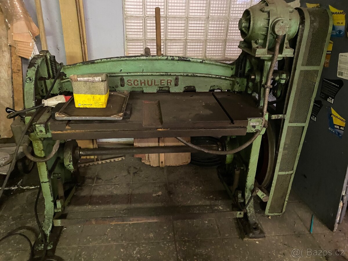 TABULOVÉ NŮŽKY NA PLECH SHULER