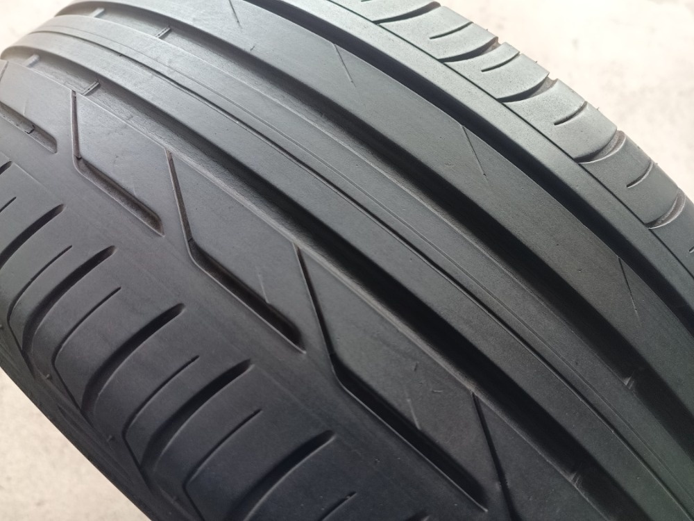 225/50 R18 BRIDGESTONE (1519)