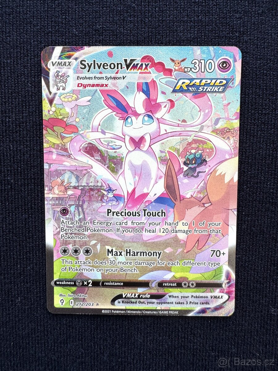 Velmi vzácná Pokemon karta - Sylveon VMAX