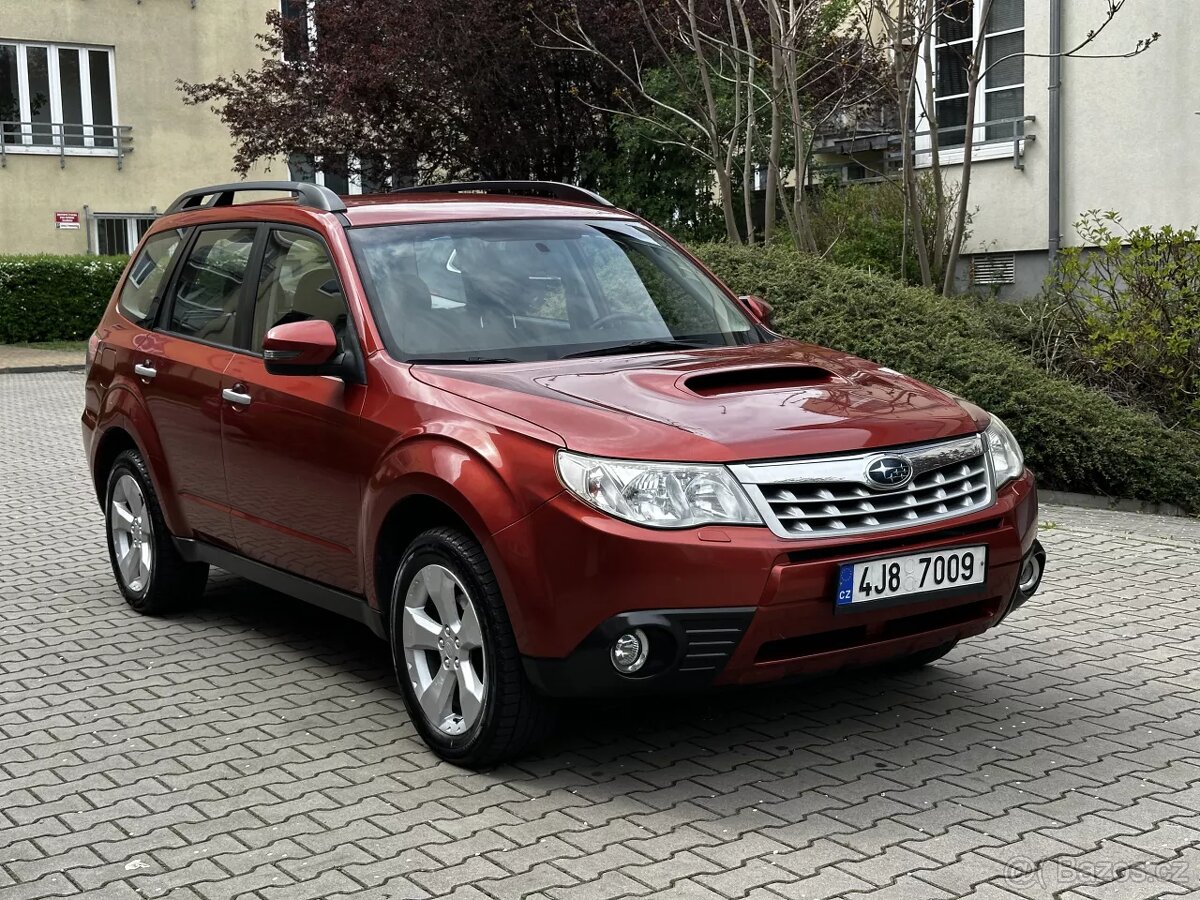 Subaru Forester 2.0 D SUV 4x4 Xenony Tažné 2t Kamera 1. Maj