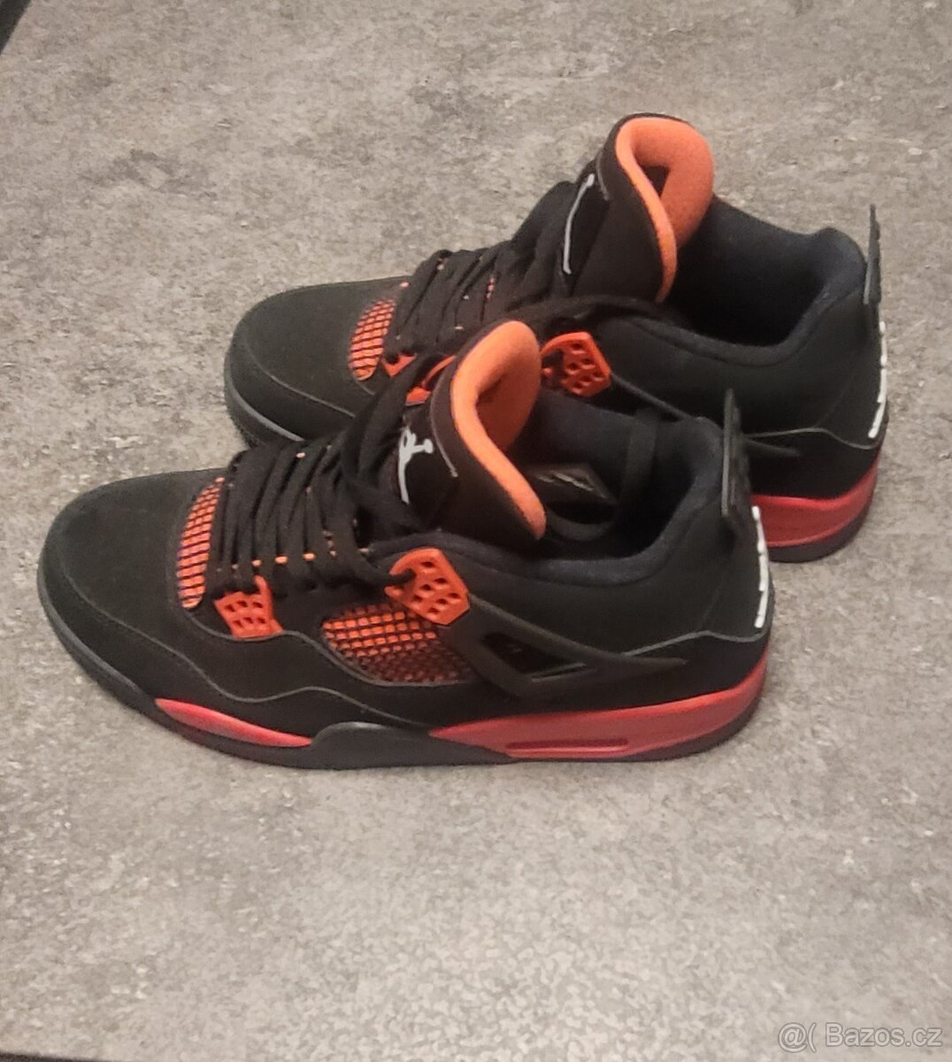 Air Jordan 4