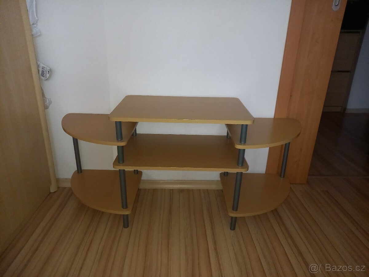 TV STOLEK