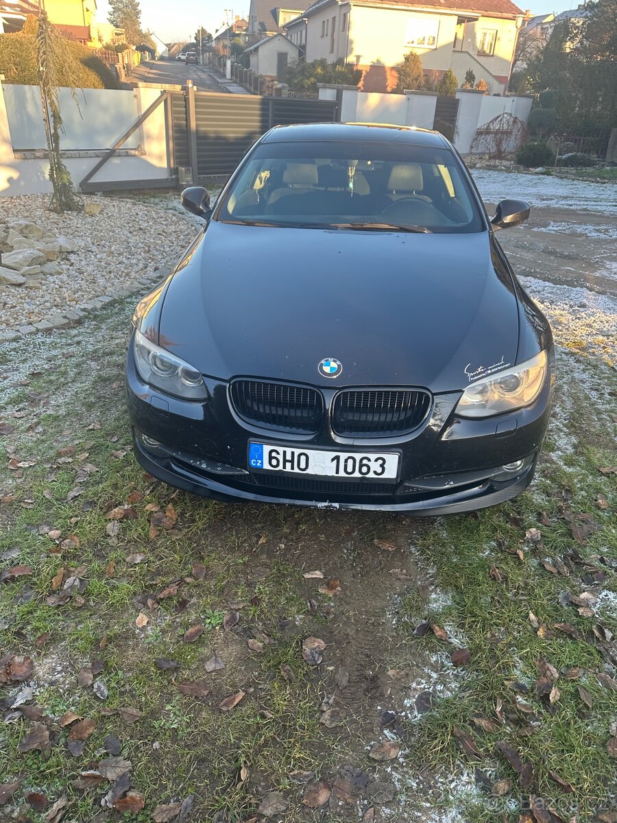 BMW E92 320 D manuál