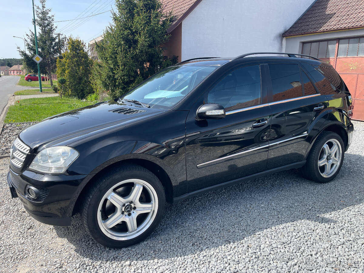 MERCEDES BENZ ML 420 CDI 4-MATIC PEKNY STAV.