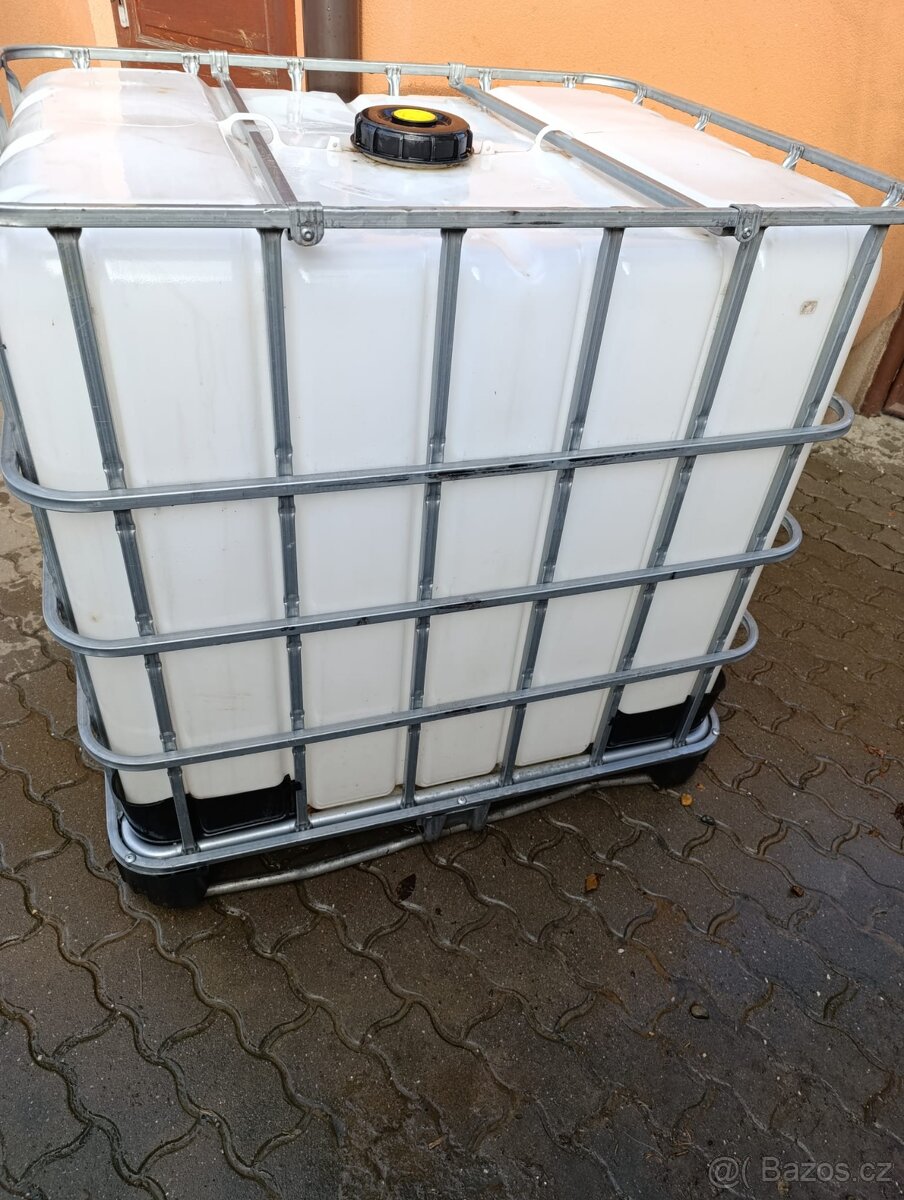 1000l nádrž na vodu