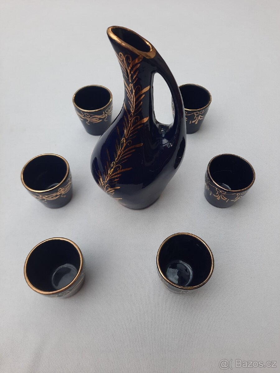 Porcelánová karafa