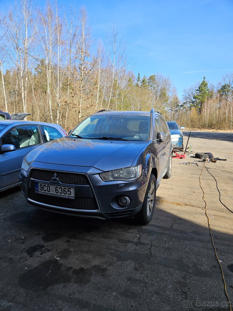 Mitsubishi Outlander 2.2di-d PADLE TURBO