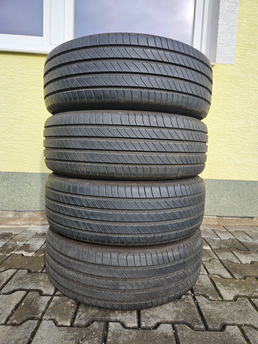 205 55 17 Michelin let.pneu 6-6,5mm DOT2022