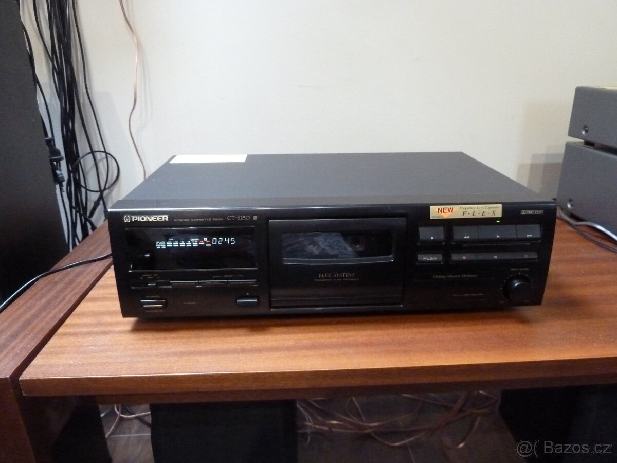 Nabízím tape deck Pioneer CT-S250. Plně funkční. Jen co je n
