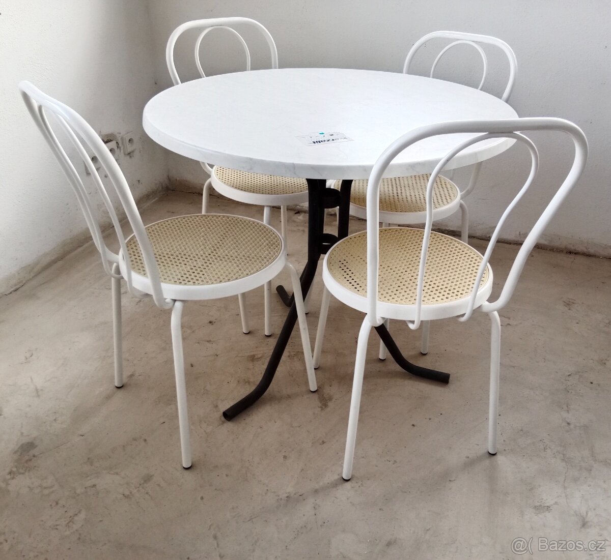 Stůl/stolová deska - průměr 90 cm