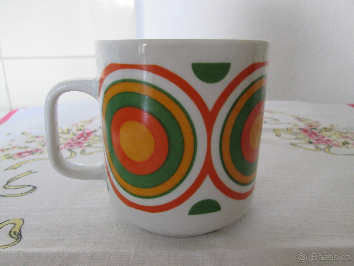Retro porcelán