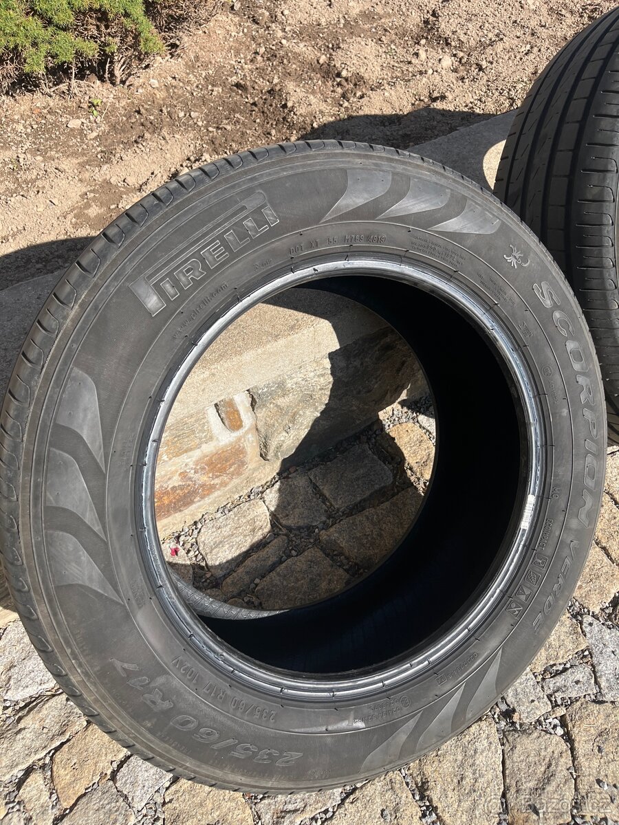 235/60R17