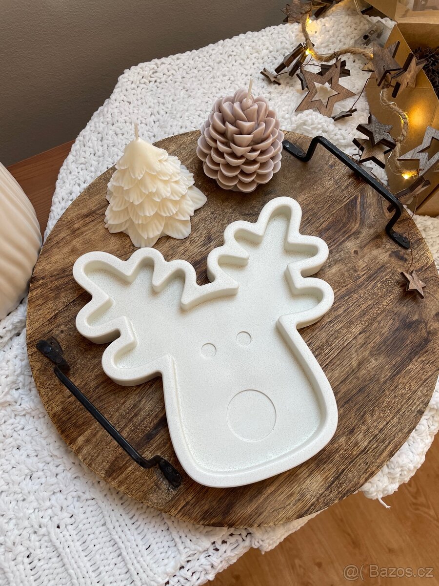 Dekorativni tac ve tvaru Sobika / 220,- NOVÝ