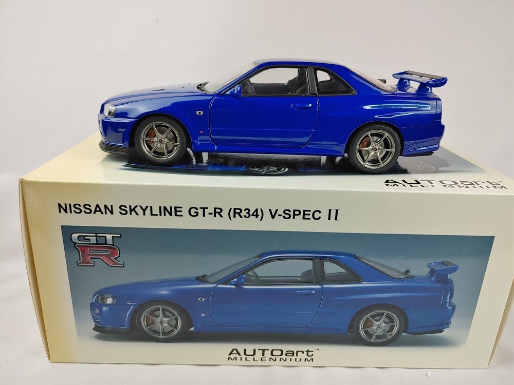 NISSAN Skyline GT-R R34 V-Spec II / AUTOart 1:18 DieCast