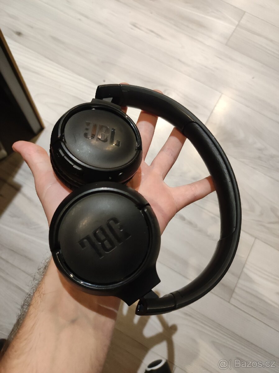 Bezdrátové JBL Sluchátka Top Stav