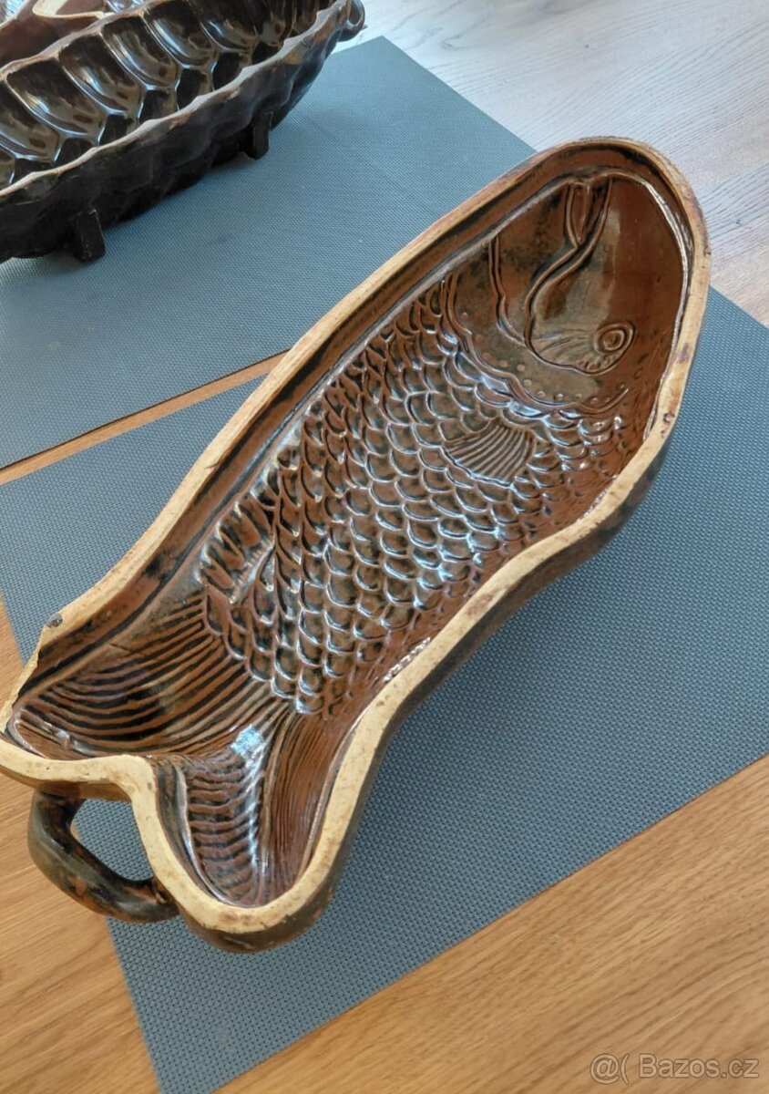 staré keramické nádobí