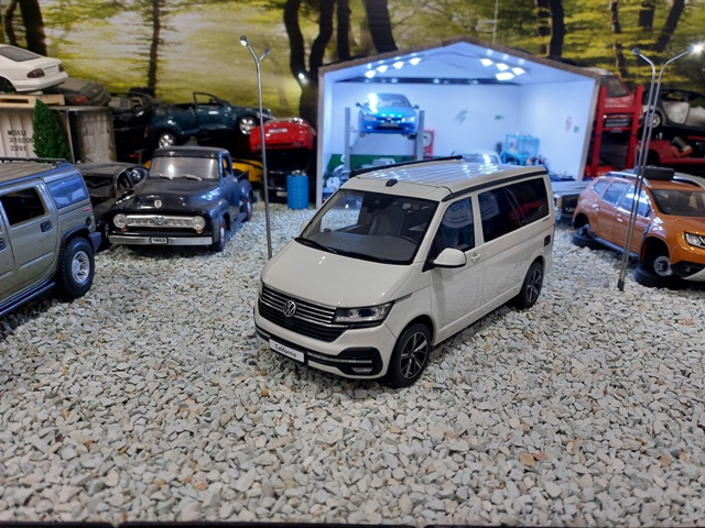 model auta VW T 6.1 California  biela farba Otto mobile 1:18