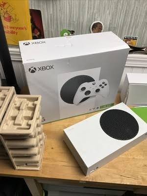 Prodám Xbox Serie S