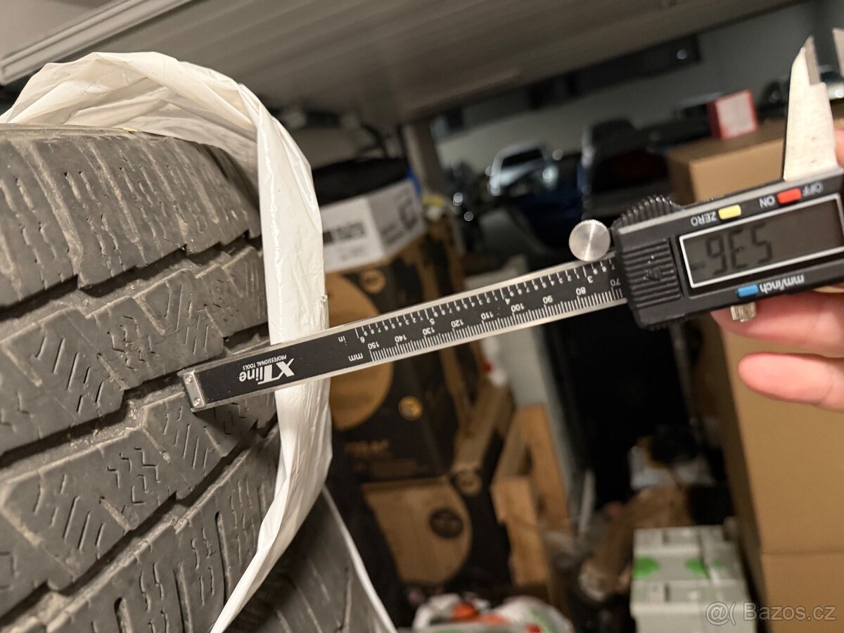 Zimní pneu Michelin 5 mm, 215/60/R17c 4ks