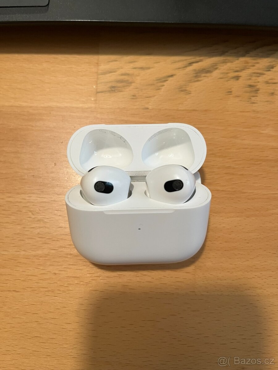 Apple AirPods 3 - pouzdro OK, sluchátka poškozená