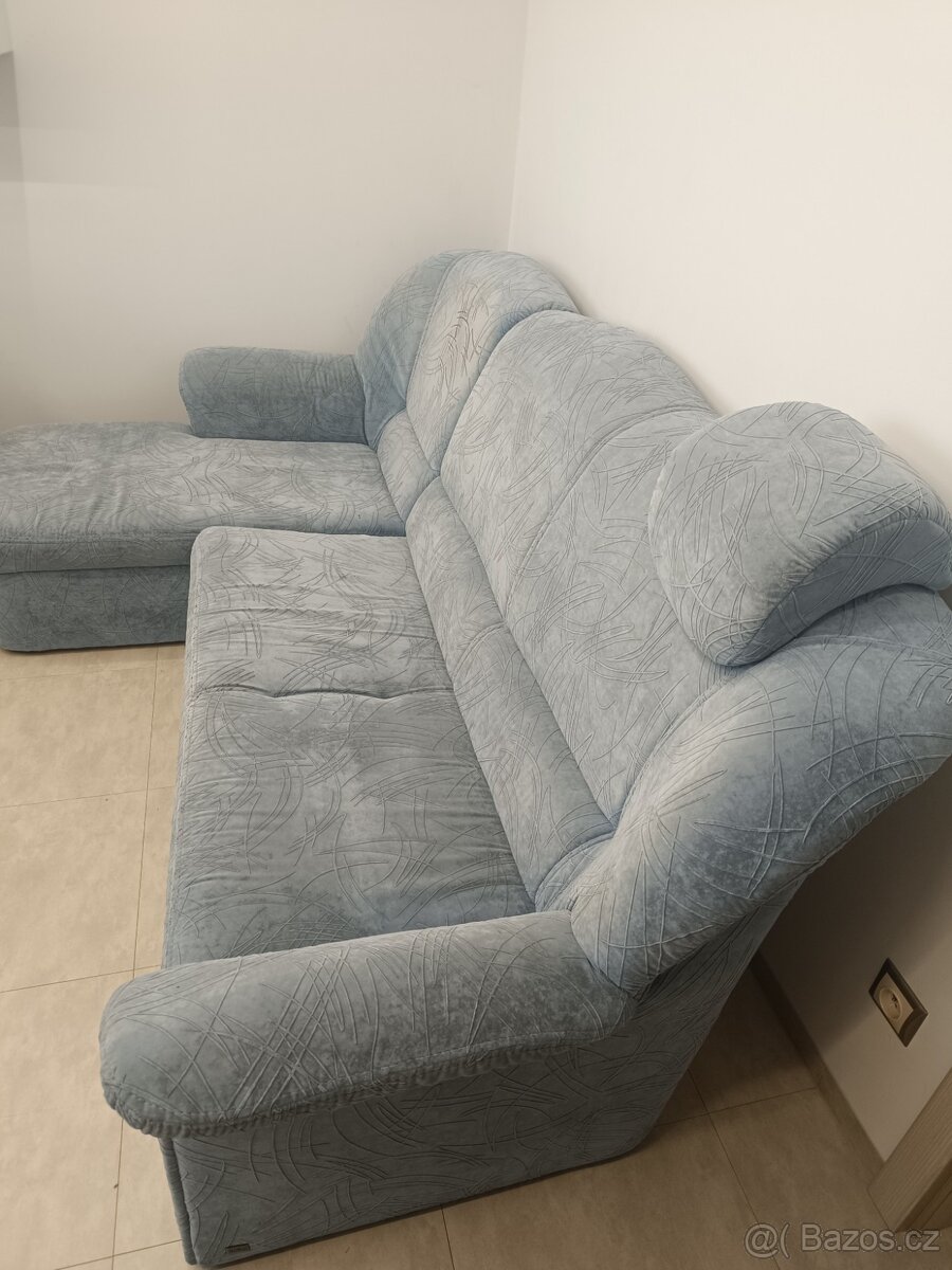 prodám modrý gauč