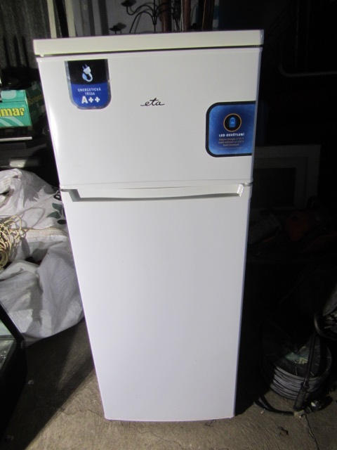 Lednice s mrazákem ETA 236590000, funkční