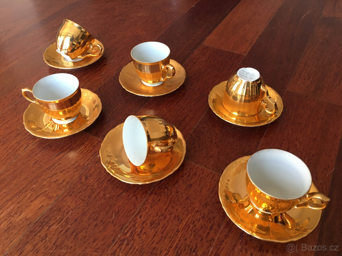 Vánoční káva ve zlatě - zlatý porcelán na kávu