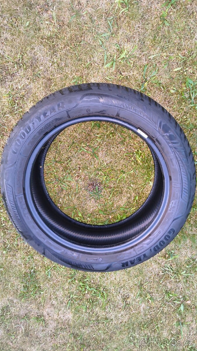 Celoroční pneu GOODYEAR VECTOR 4Seasons