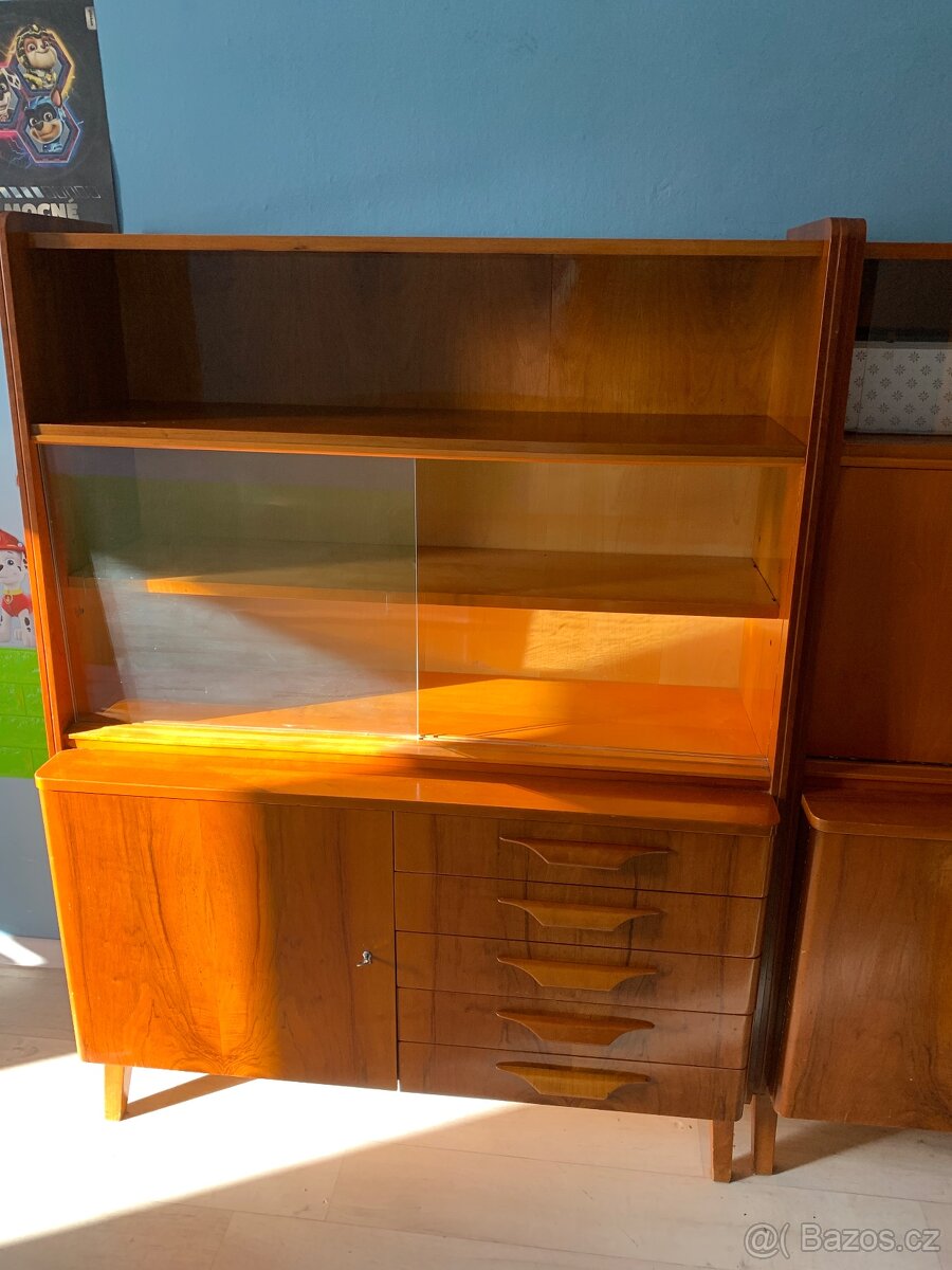 retro skříně za odvoz