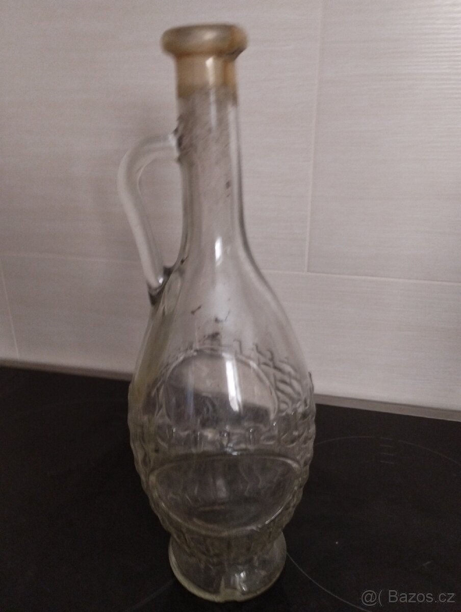 Retro sklenice na vino