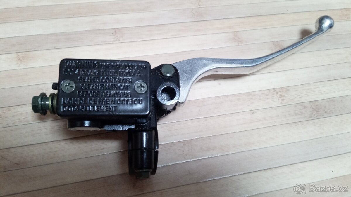 Předni brzdová pumpa.