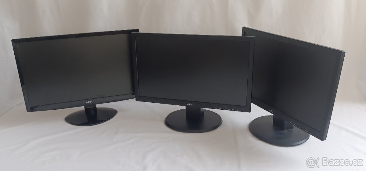 3 monitory Fujitsu 20"