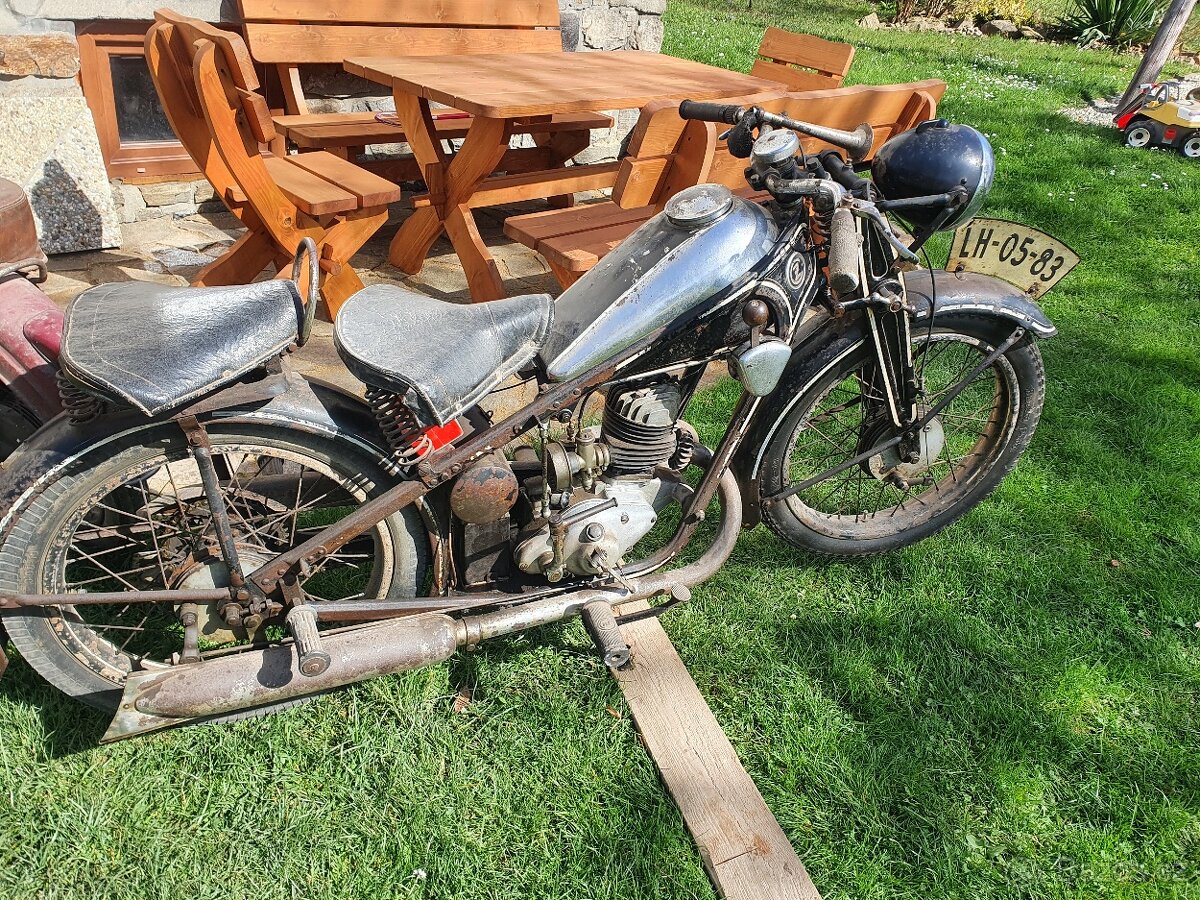 Staré motorky  ČZ a Jawa-ČZ