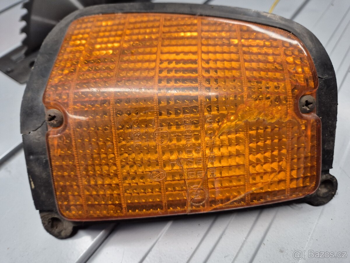 Přední blinkr Škoda 120 - 130 L