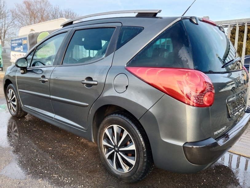 PEUGEOT 207 SW 1.6i 2007/2008 - poškozen motor