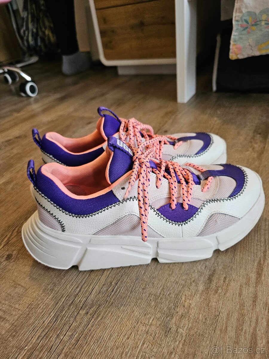 UGG sportovní, vel.40